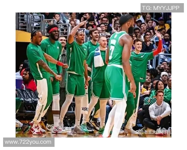 热火与凯尔特人激战正酣球迷期待精彩对决与逆转时刻 热火与凯尔特人激战正酣球迷期待精彩对决与逆转时刻