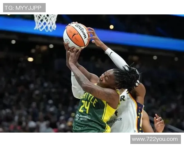 篮球神秘人与水晶的对决揭开神秘面纱谁能赢得最终胜利 篮球神秘人与水晶的对决揭开神秘面纱谁能赢得最终胜利