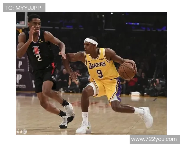 2000年湖人与快船的激烈对决回顾及其对洛杉矶篮球历史的影响分析